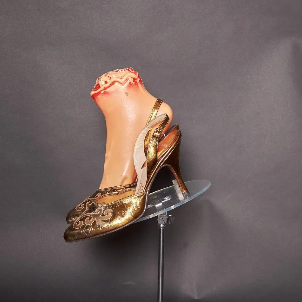 1950s Gold With Clear Cut Out Slingback Heels Shoes_6